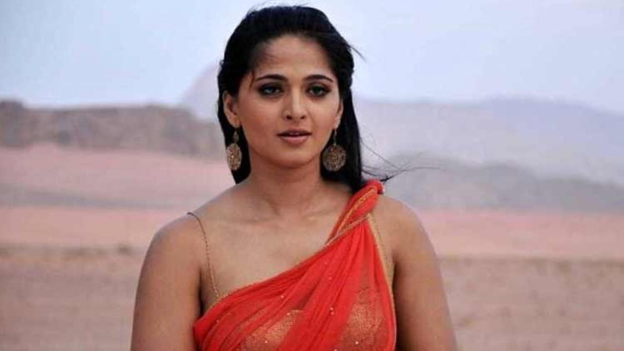 తనకంటే నాలుగేళ్ల చిన్నవాడితో అనుష్క పెళ్లి
