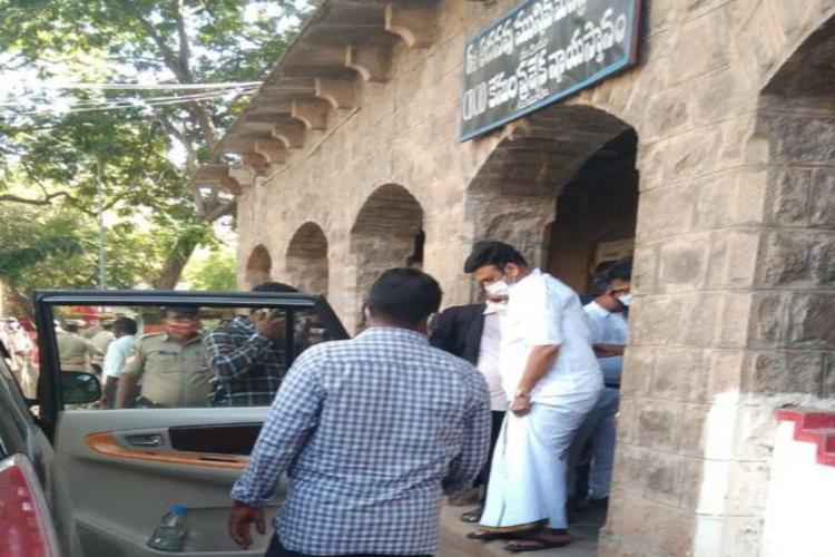 సీల్డ్ కవర్లో సుప్రీం కి చేరిన రఘురామకృష్ణం రాజు హెల్త్ రిపోర్ట్?!.
