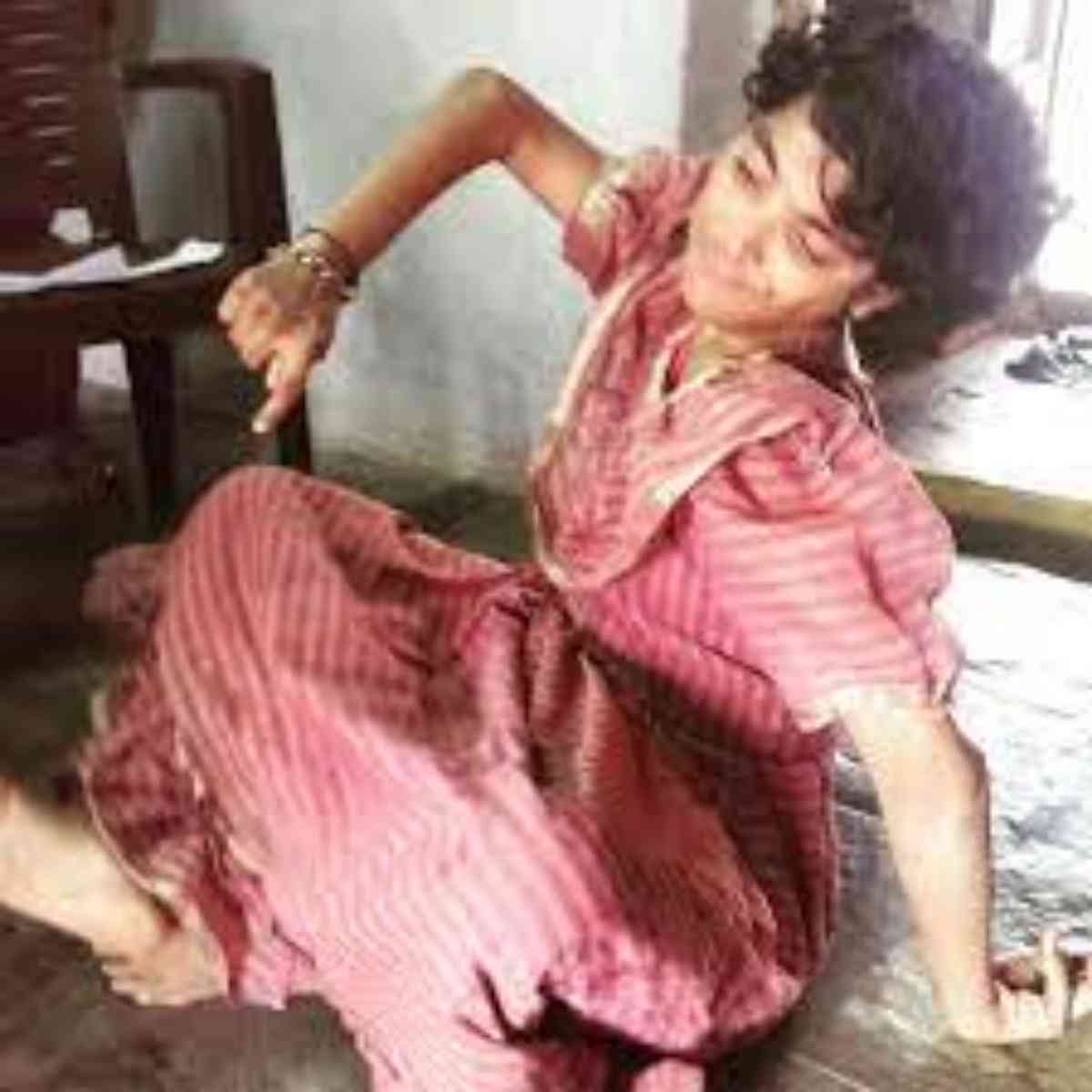 దివ్యాంగురాలు అయినా దివ్యమైన కవితలు ఆమె సొంతం…