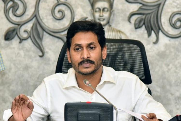 కరోనా రోగులకు శుభవార్త, ఆరోగ్య శ్రీతో ఉచితంగా కొవిడ్ చికిత్స