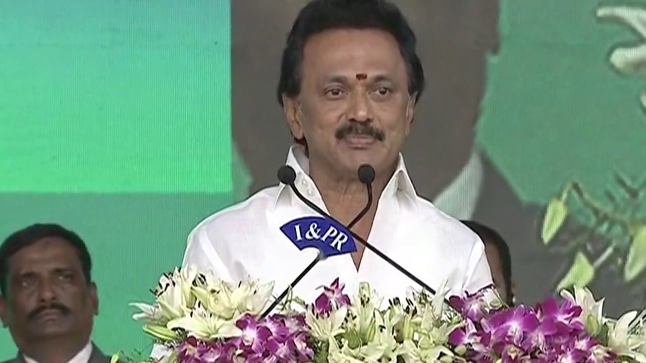 తమిళనాడు ముఖ్యమంత్రిగా స్టాలిన్ ప్రమాణస్వీకారం