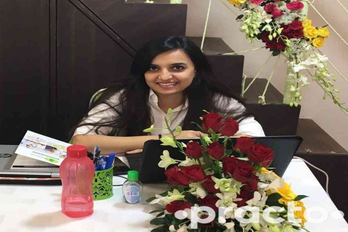న్యూట్రీషియన్ అపాయింట్ కోసం సెలెబ్రెటీల క్యూ…