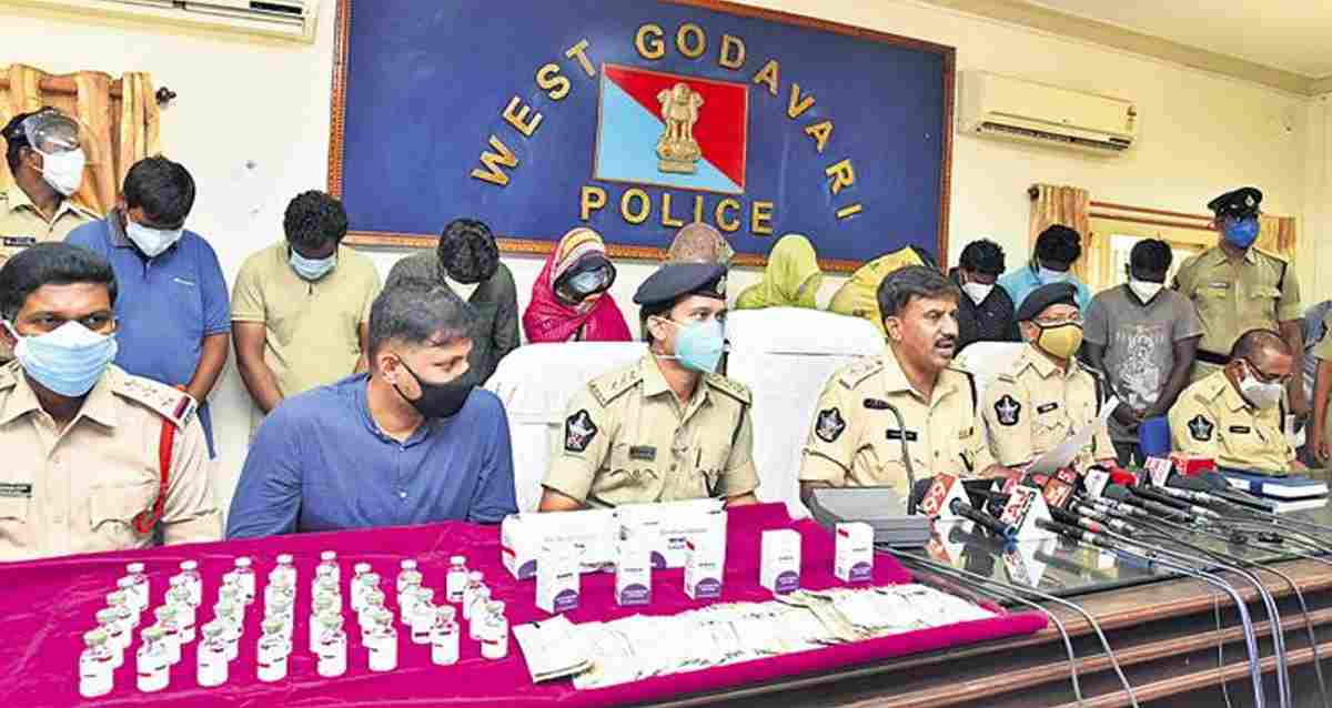 ఏలూరు హాస్పిటల్ లో రెమ్డెసివిర్ దందా!  అడ్డంగా దొరికిపోయిన స్టాఫ్!