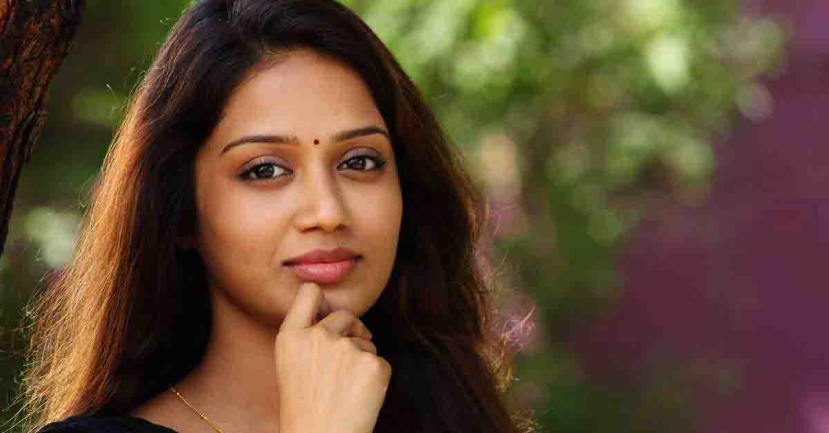 ‘ఫ్రైడ్ రైస్’ ఆర్డర్ చూసి ‘ఫైర్’ అయిన హీరోయిన్!!.