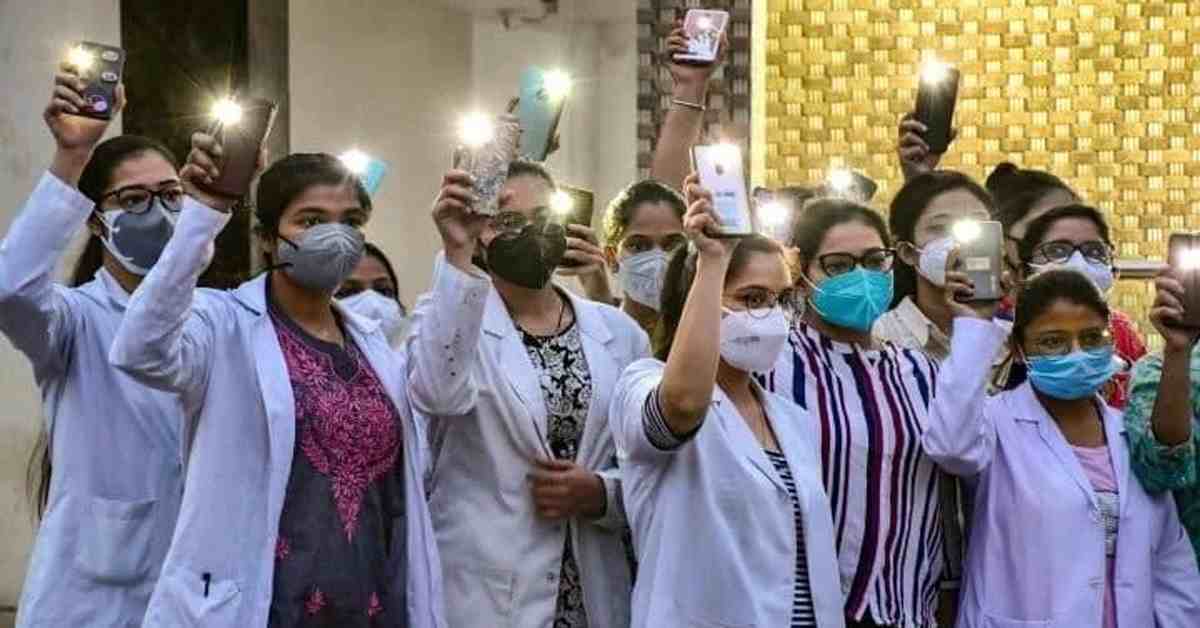 కష్ట కాలంలో 3 వేల మంది జూనియర్ వైద్యులు రాజీనామా!