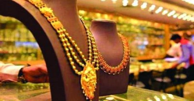 బంగారం ధరలో మార్పు లేదు, వెండి ధర పెరిగింది