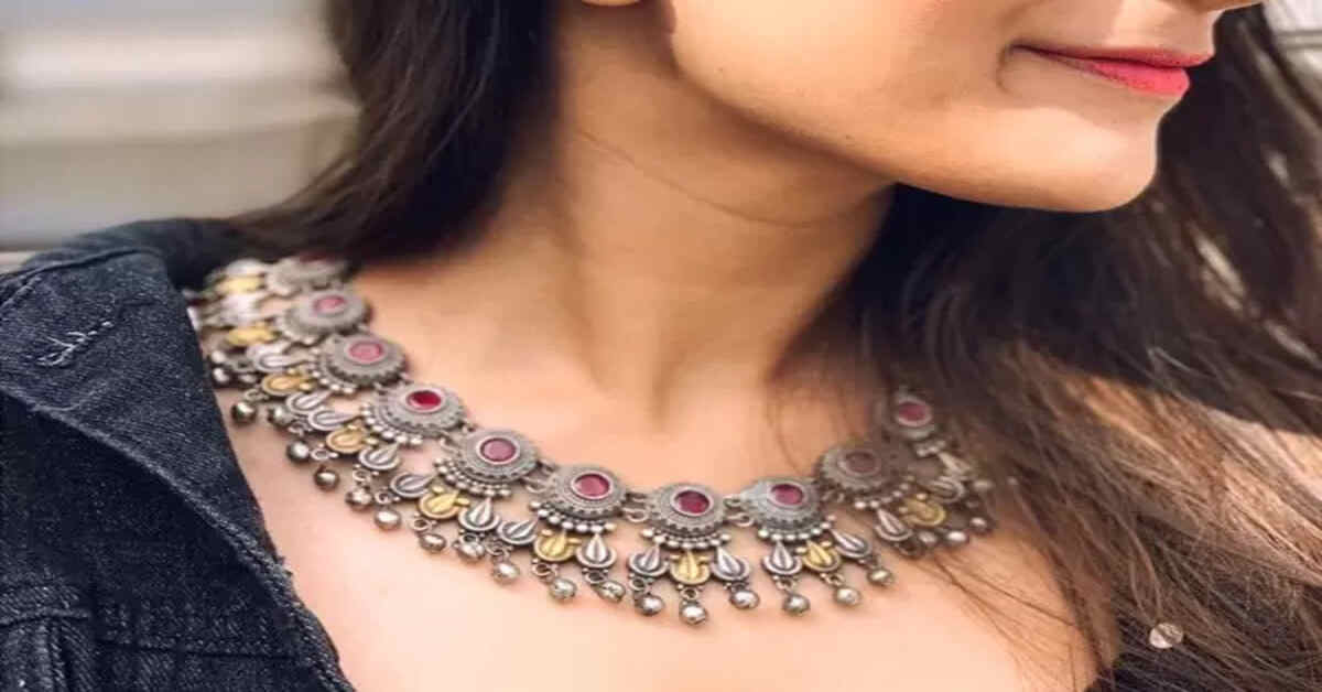 వెండి ప్రియులకు శుభవార్త, హైదరాబాద్ లో భారీగా తగ్గిన వెండి