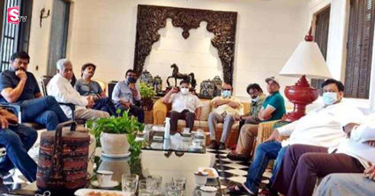 తారలు దిగివచ్చిన వేళ – చిరు ఇంట సినీపెద్దల భేటీ!!