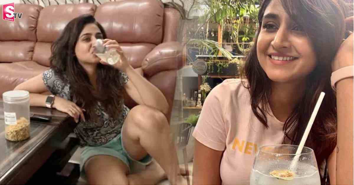 ఈ సమాజం నన్ను అంగీకరిస్తుందా అంటూ యాంకర్‌ వర్షిణి ప్రశ్న