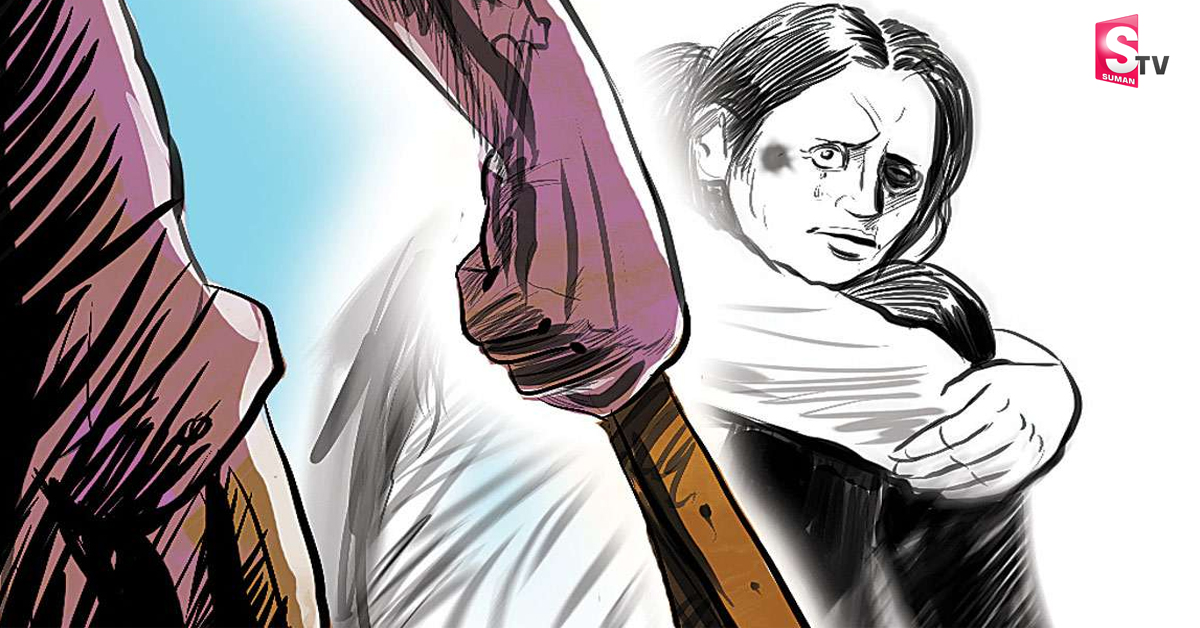వద్దు.. వద్దు.. అని బతిలాడినా.. యువతిని చితకబాది