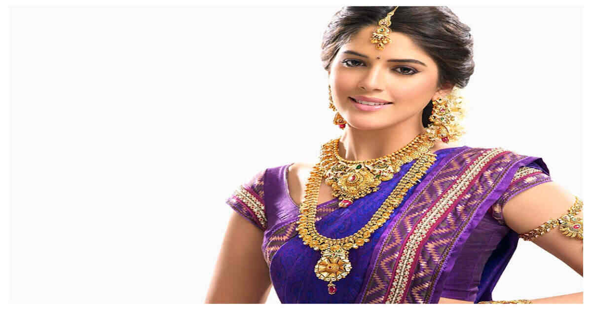 ఈ రోజు హైదరాబాద్ లో కాస్త పెరిగిన  బంగారం, భారీగా పెరిగిన వెండి ధరలు.