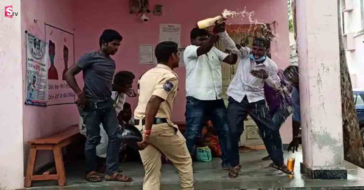 తహసీల్దార్ ఆఫీస్ లోనే రైతు ఆత్మహత్యాయత్నం!!.