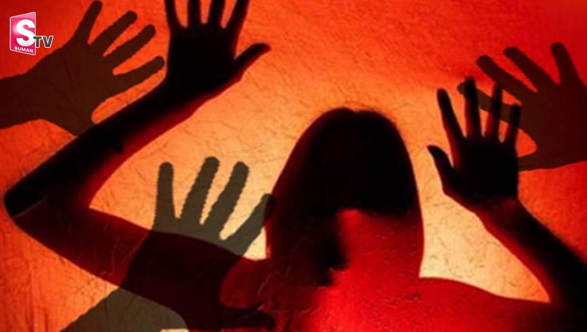 దారుణం : భర్త ముందే.. మహిళపై సామూహిక అత్యాచారం.. ఆపై..