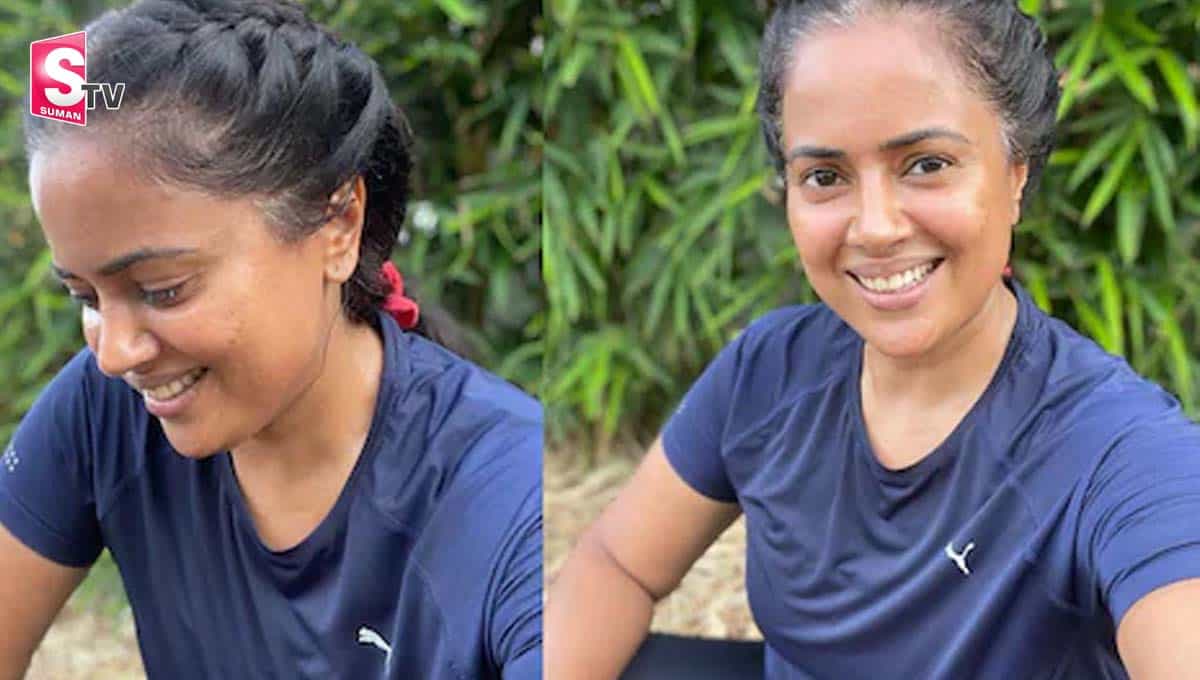 హీరోయిన్ సమీరా రెడ్డికి తెల్ల జుట్టు.. పిక్ వైరల్