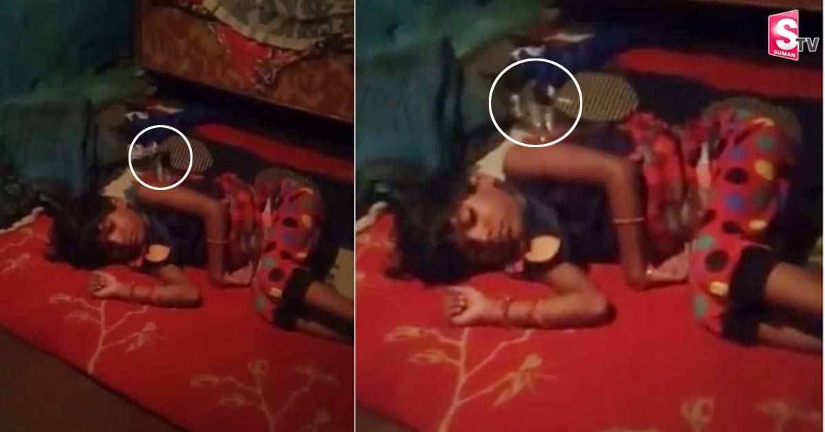 వైరల్‌ వీడియో: చిన్నారి కంఠానికి నాగుపాము.. ఊహించని మలుపు
