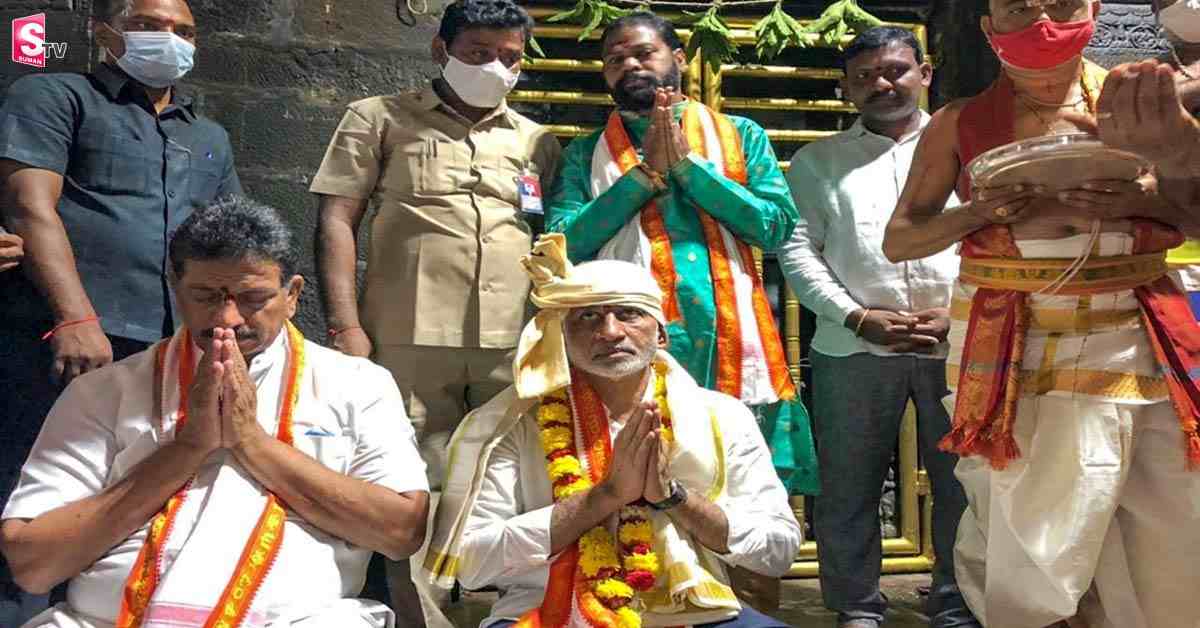 వివాదాస్పదంగా మారిన ఎంపి విజయసాయిరెడ్డి సింహాచలం దర్శనం!