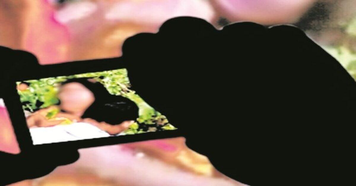ఆమె అదనపు కోరిక తీర్చలేదని భర్త పగ, భార్యతో ఏకాంతంగా ఉన్న ఫోటోలు