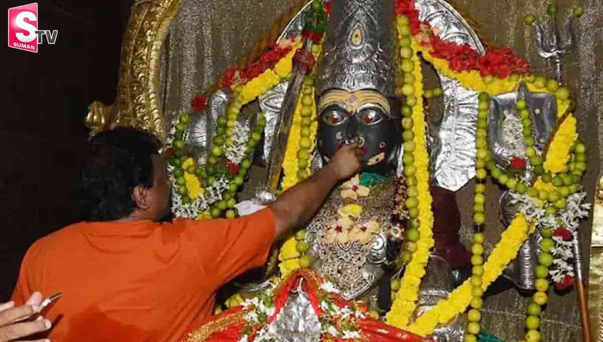 మైసమ్మ దేవత విగ్రహానికి విస్కీ!  రామ్ గోపాల్ వర్మ ట్వీట్ వైరల్!