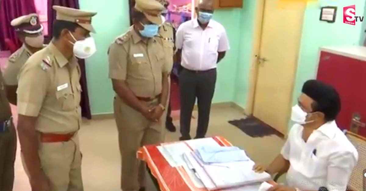 అర్ధరాత్రి పోలీస్‌ స్టేషన్‌కు సీఎం స్టాలిన్‌.. ఆకస్మిక తనిఖీతో హడలిపోయిన పోలీసులు.. వీడియో వైరల్‌