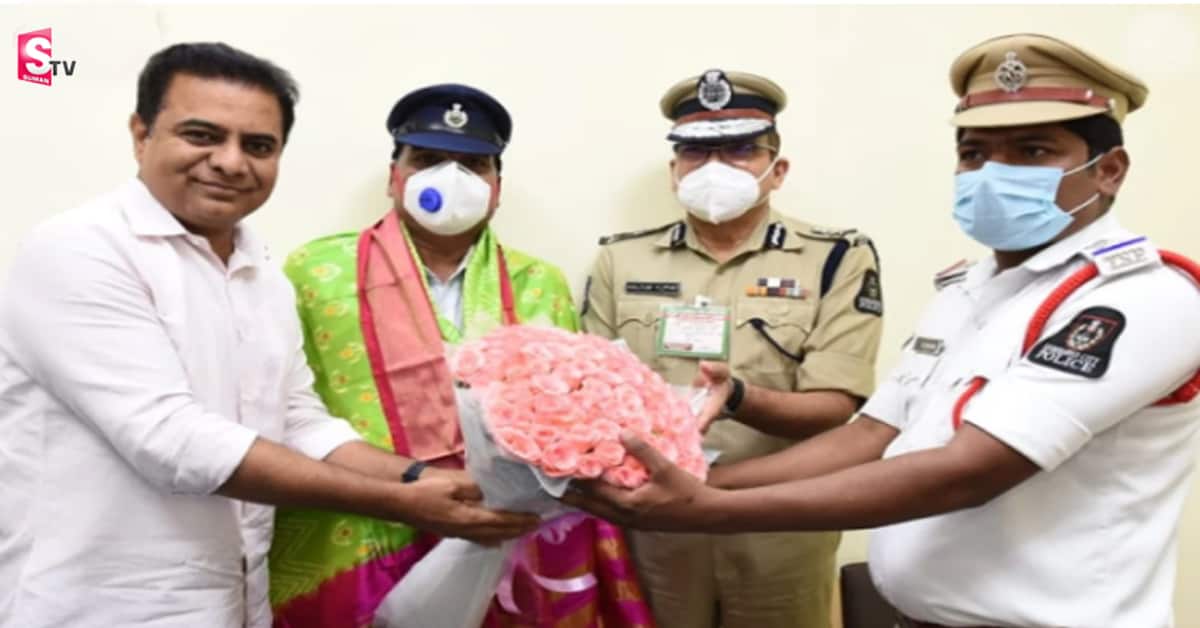 కేటీఆర్ కి ఫైన్ వేసిన ట్రాఫిక్ పోలీస్ కి సన్మానం..