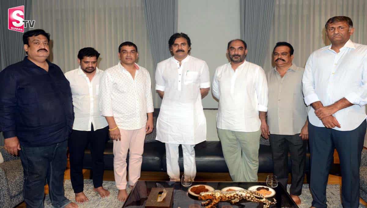 పవన్ కల్యాణ్‌తో సినీ నిర్మాతలు భేటీ..!