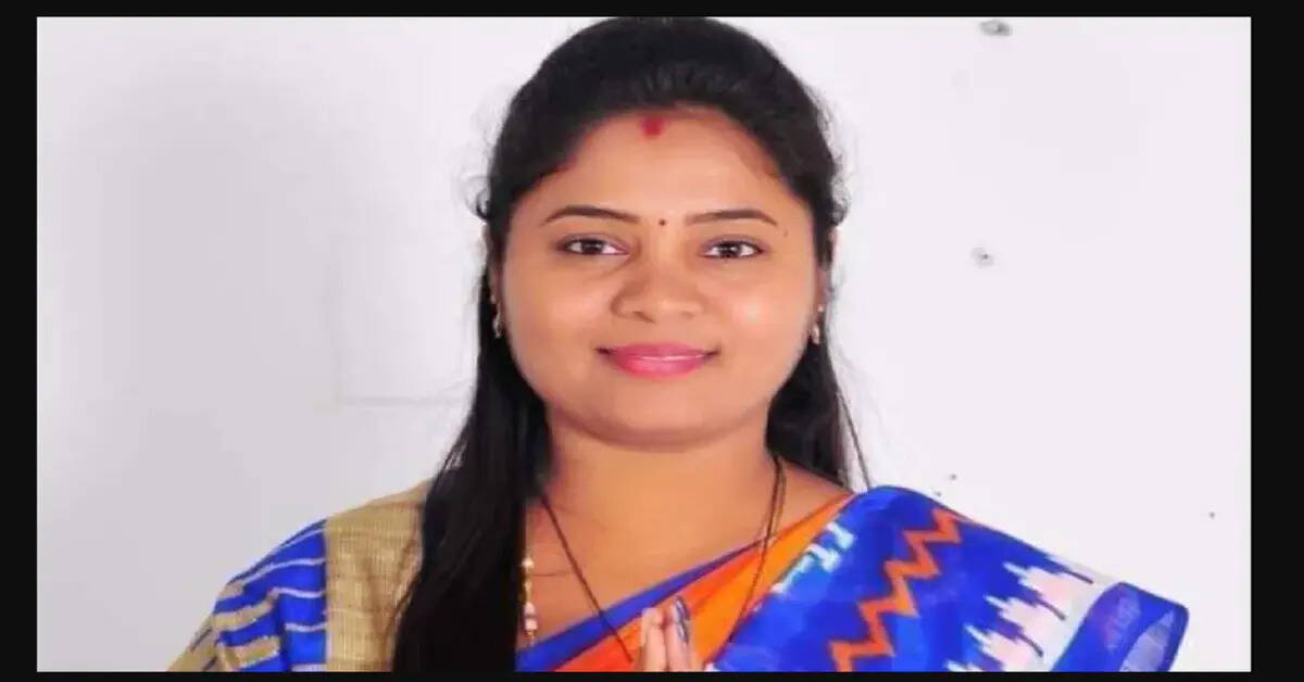 ఏపీ డిప్యూటీ సీఎం పుష్పవాణికి హైకోర్టులో చుక్కెదురు, నోటీసులు జారీ చేసిన న్యాయస్థానం