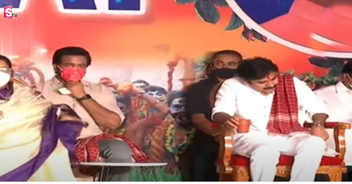 ఒకే వేదికపై పవన్ కళ్యాణ్, మంచు విష్ణు. ఎడమొహం పెడమొహంగా హీరోలు!