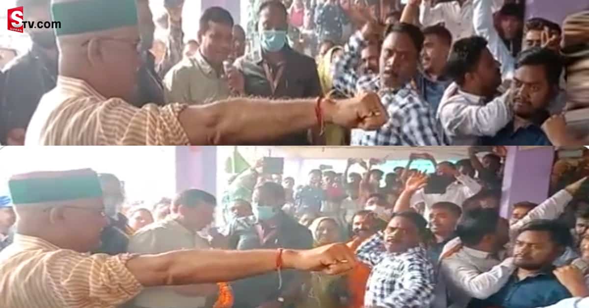 కొరడాతో కొట్టించుకున్న ముఖ్యమంత్రి! వీడియో వైరల్‌