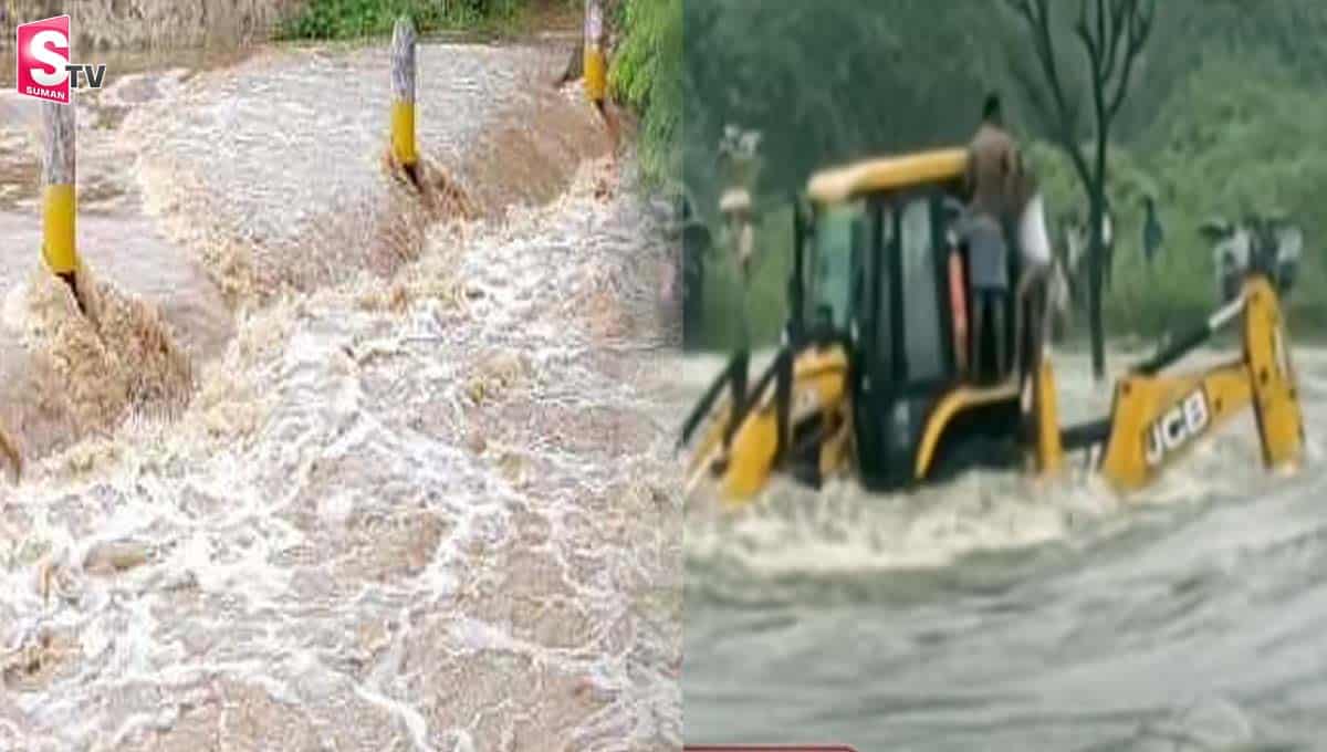 చిత్రావతి నదిలో చిక్కుకున్న పది మంది ప్రయాణికులు!