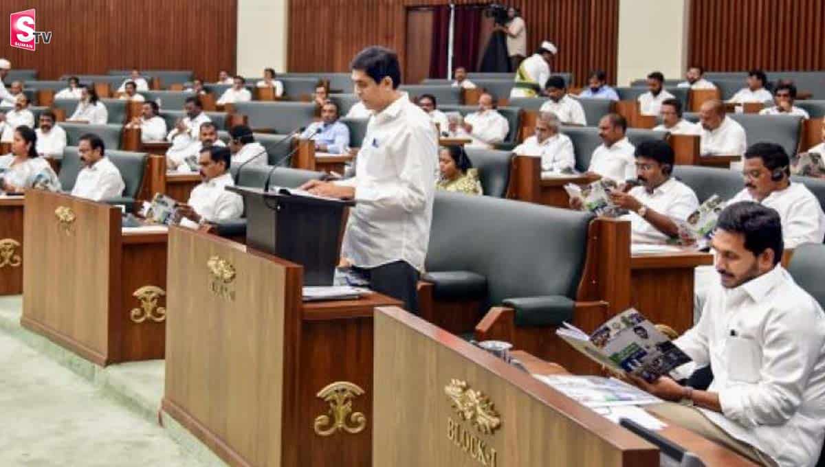 జగన్ మరో సంచలన నిర్ణయం! ఏపీ శాసనమండలి కొనసాగింపు!