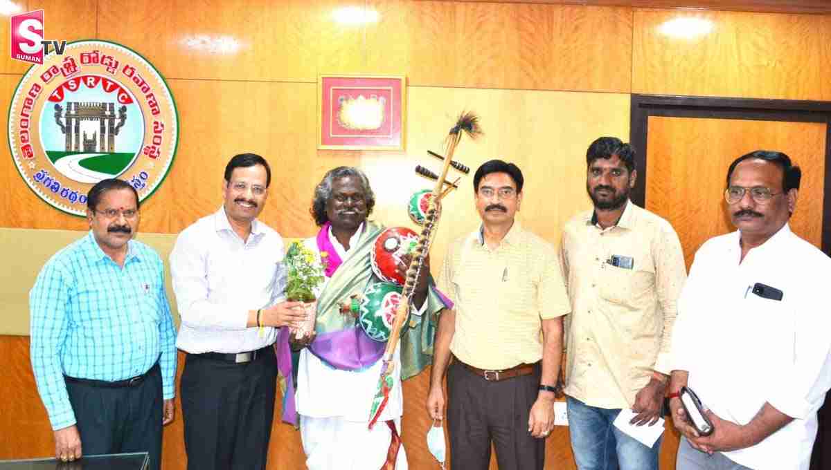 టీఎస్‌ ఆర్టీసీపై పాట.. కిన్నెర మొగులయ్యను సన్మానించిన సజ్జనార్
