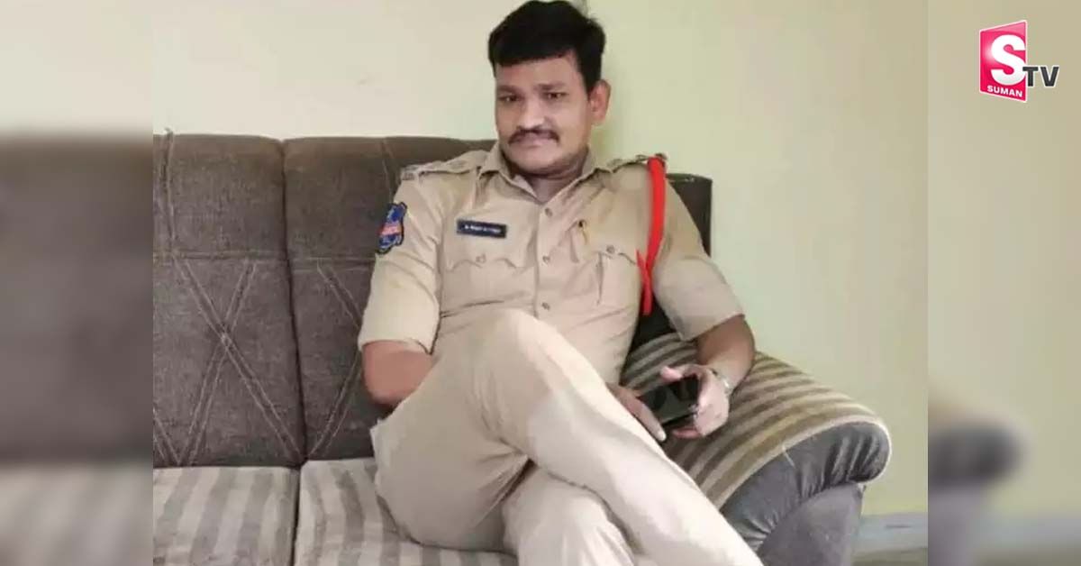 పెట్రోలింగ్ వాహనంలో మద్యం బాటిళ్లు సరఫరా
