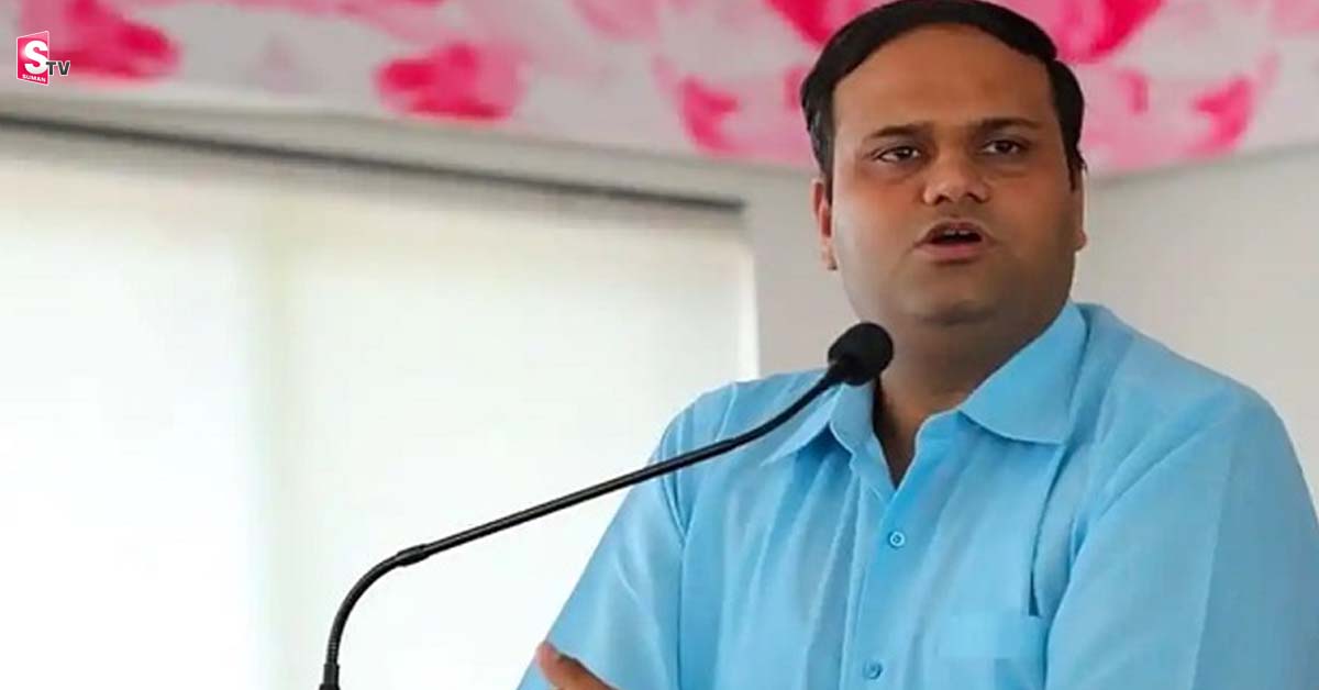 ప్రజా ఫిర్యాదులు పరిష్కరించలేకపోయా.. జీతం వద్దన్న కలెక్టర్