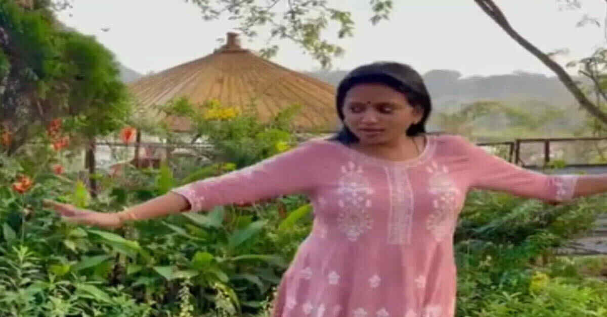 సుమ పాడిన బాహుబలి పాటకు అవన్నీ ఎగిరిపోయాయి
