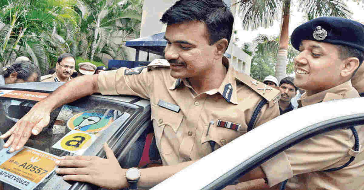 తెలంగాణలో భారీగా ఐపీఎస్ ల బదిలీలు, హైదరాబాద్ సీపీగా సీవీ ఆనంద్