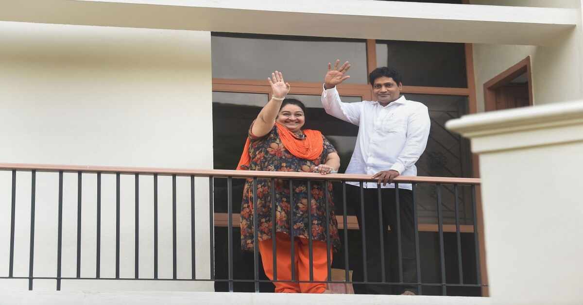 జయలలిత వేద నిలయంలో గృహ ప్రవేశం చేసిన మేనకోడలు దీప