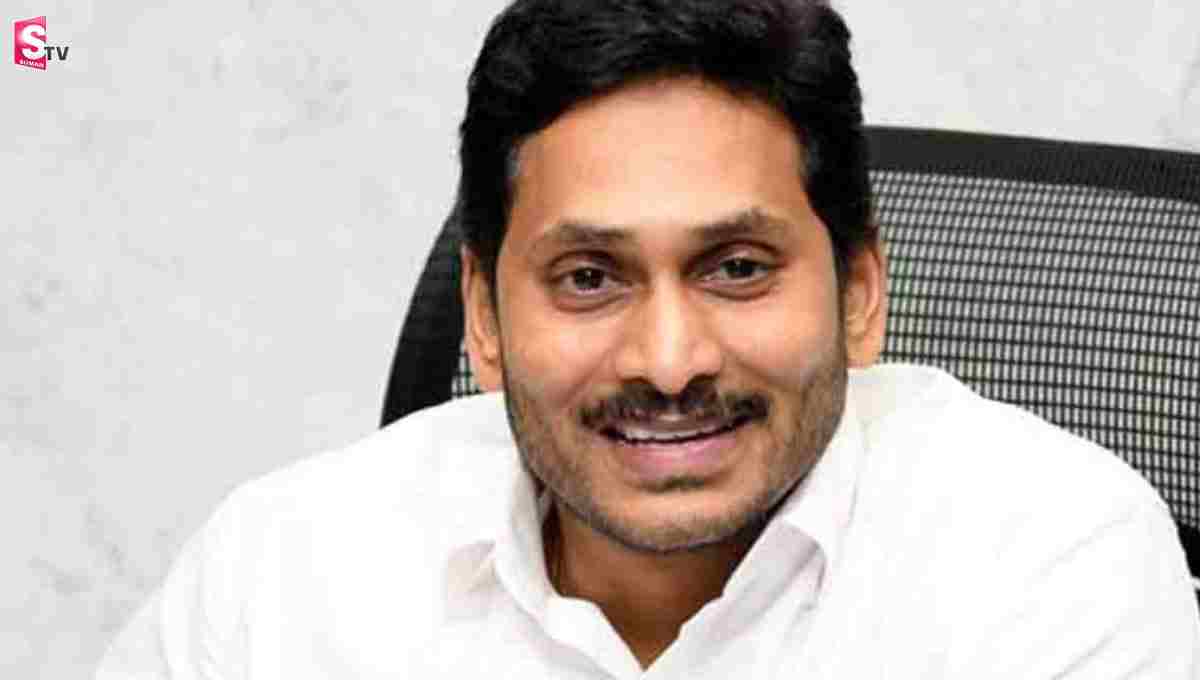 సీఎం జగన్ పాలనపై వ్యాసాలకు ఆహ్వానం!