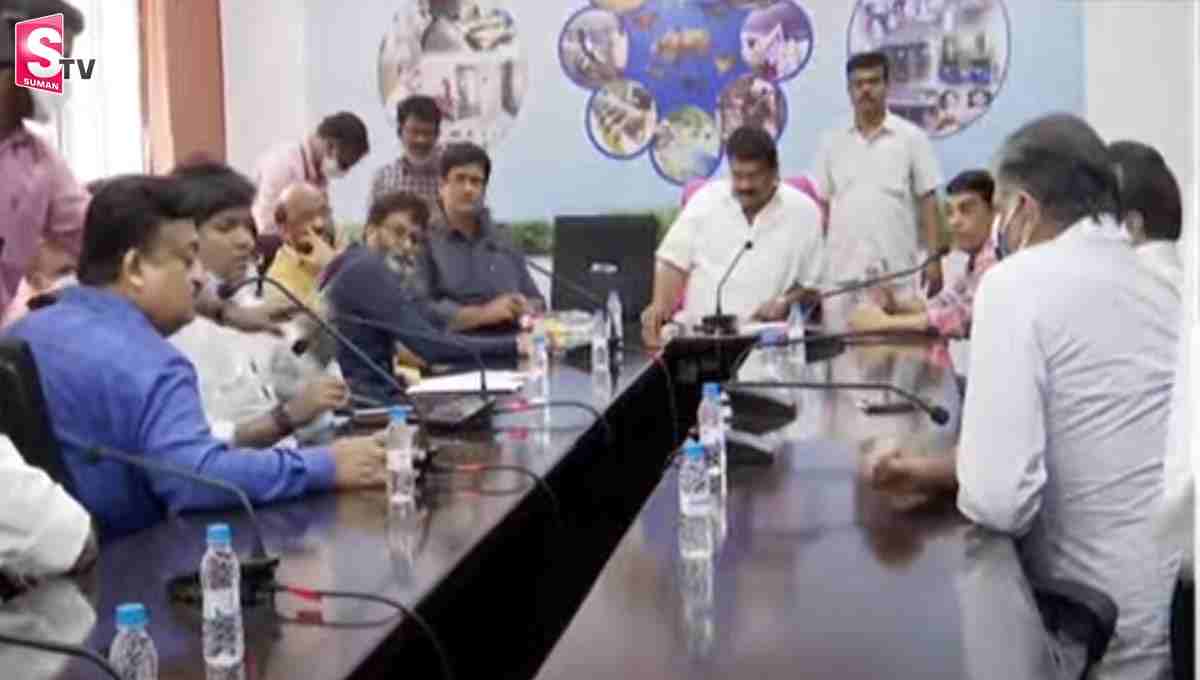 మంత్రి తలసానితో టాలీవుడ్ నిర్మాతలు, దర్శకుల భేటీ!