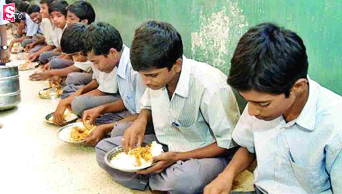 మిడ్ డే మీల్స్ సాంబారులో బల్లి.. విద్యార్థులకు అస్వస్థత!