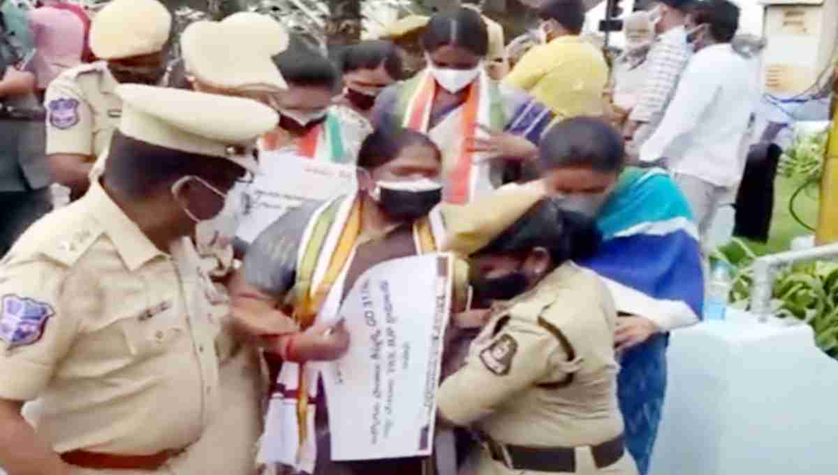 బ్రేకింగ్ : ఎమ్మెల్యే సీతక్క అరెస్ట్.. తీవ్ర ఉద్రిక్తత!