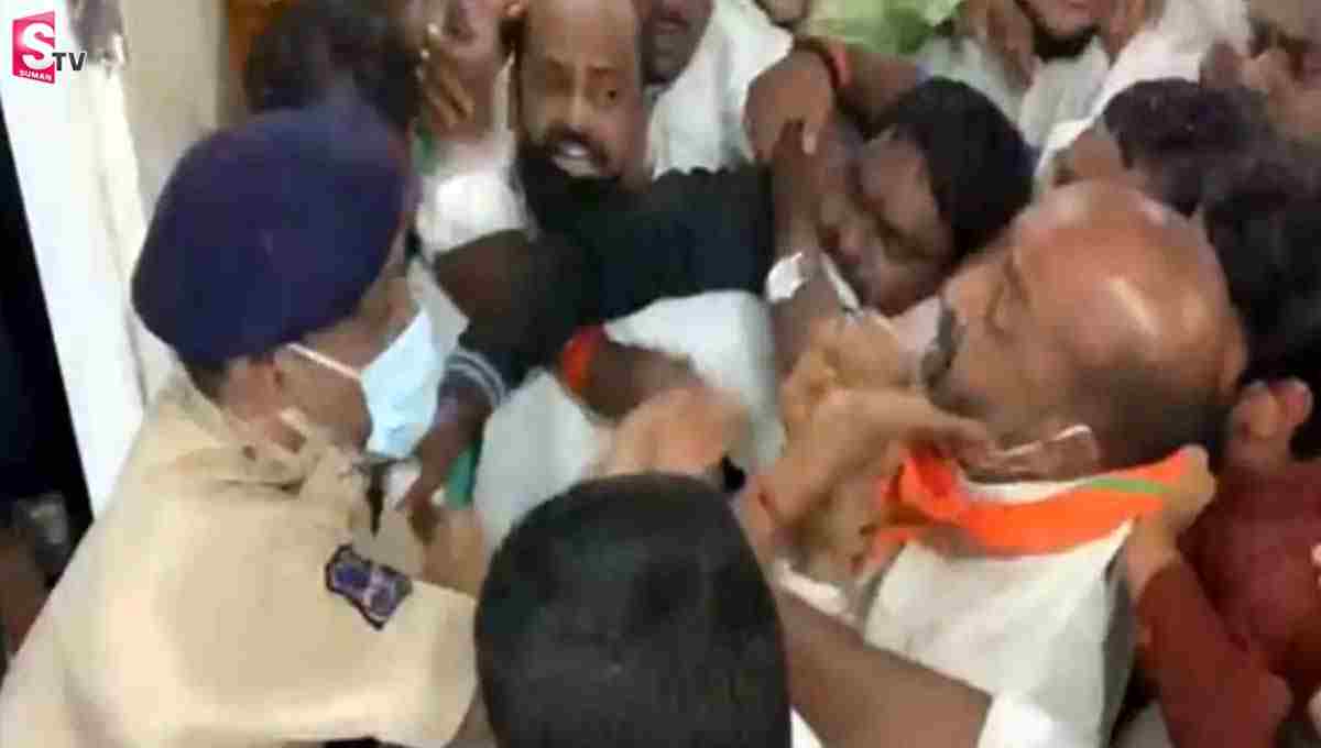 బండి సంజయ్ కాలర్ పట్టుకున్న పోలీసు! రంగంలోకి అమిత్ షా!