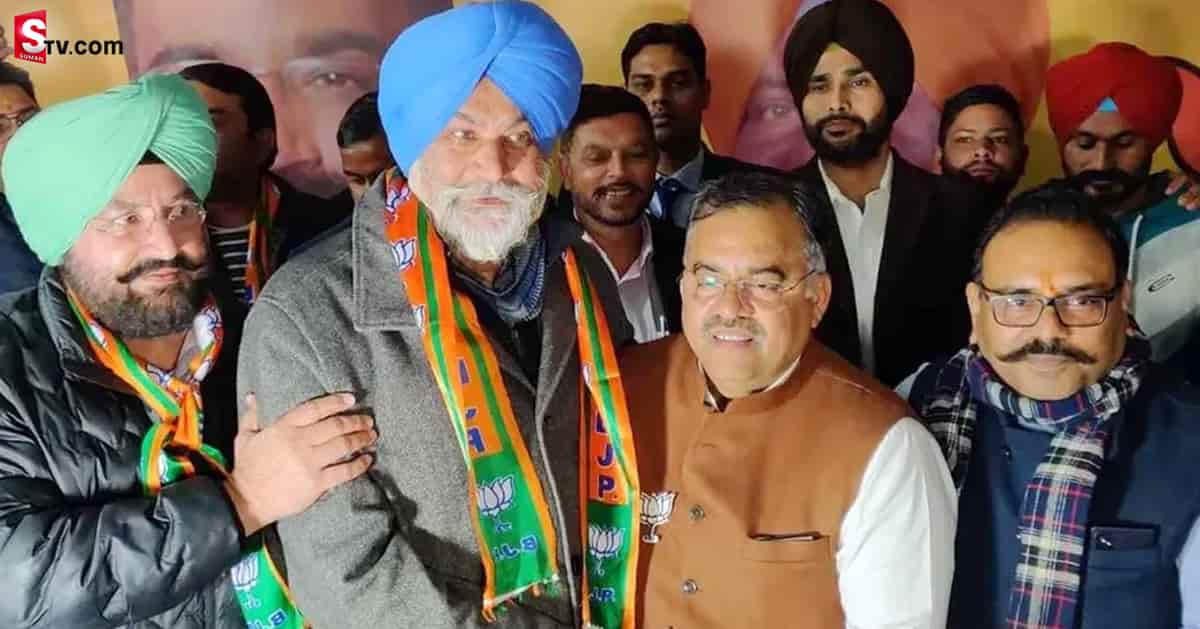 జెట్ స్పీడ్ లో పార్టీలు మార్చేసిన సిట్టింగ్ ఎమ్మెల్యే..!