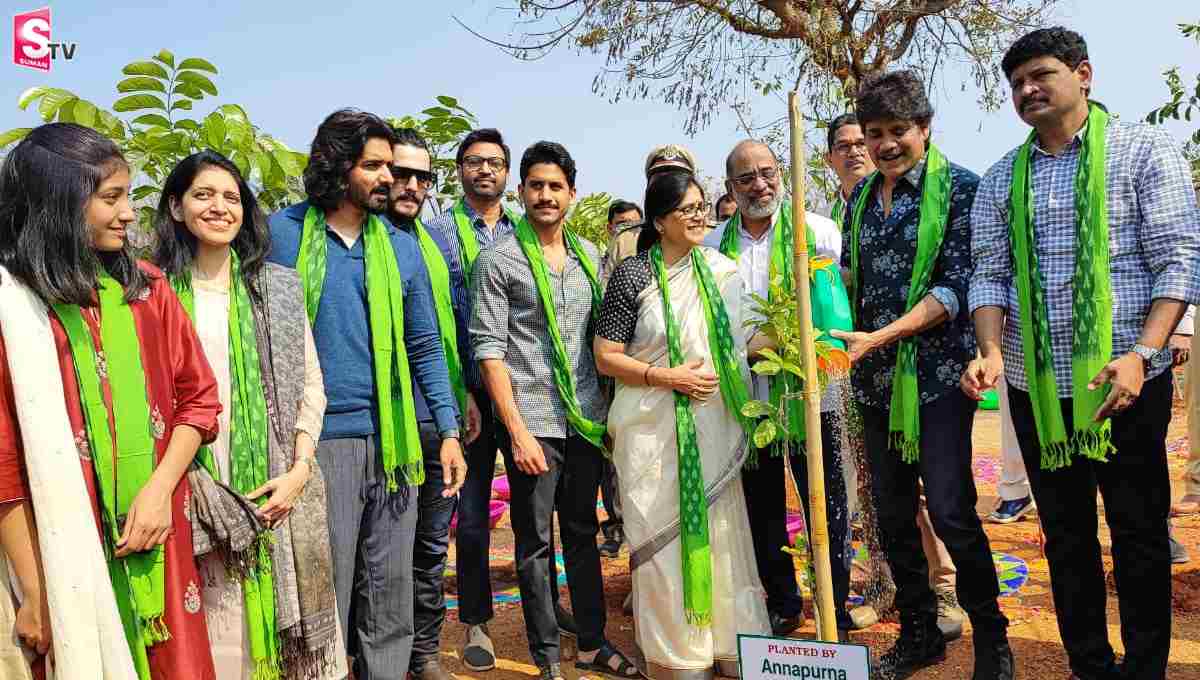 సీఎం కేసీఆర్ కి అదిరిపోయే గిఫ్ట్ ఇచ్చిన నాగార్జున!