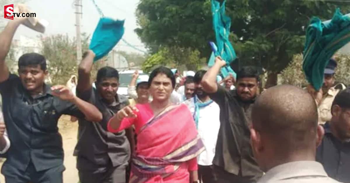 వీడియో: పాదయాత్రలో YS షర్మిలపై తేనెటీగల దాడి