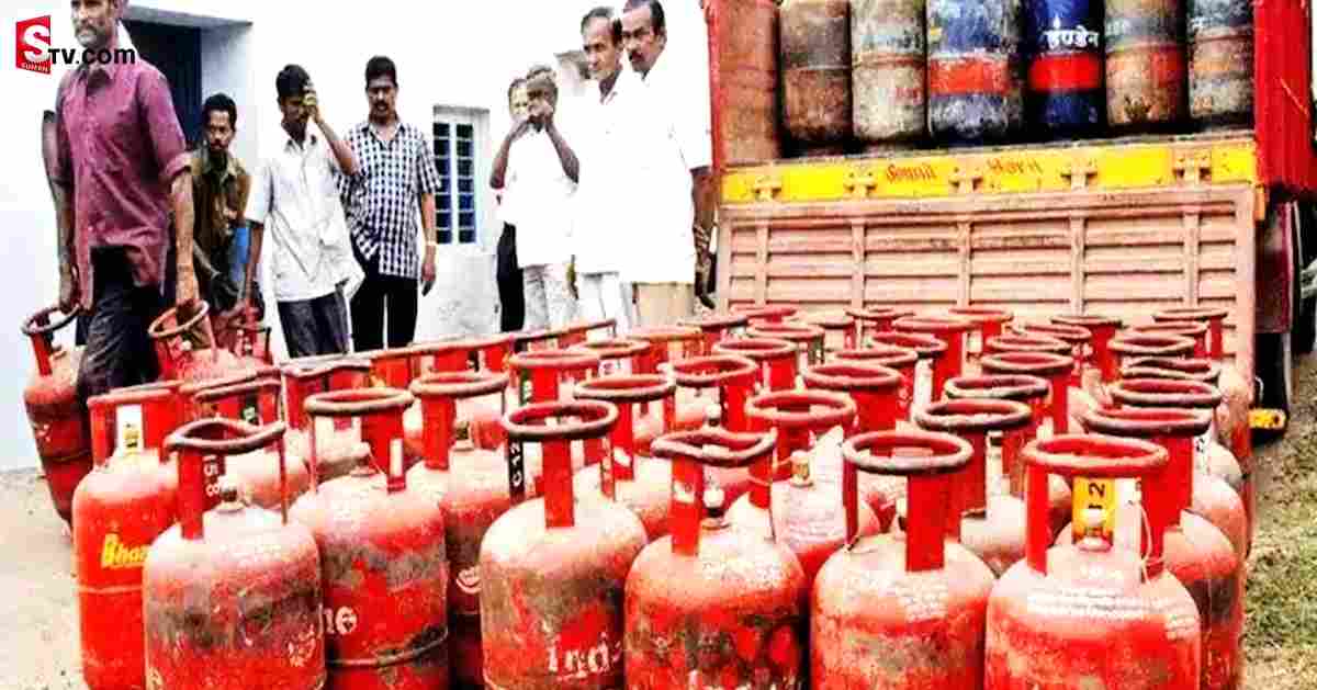 వినియోగదారులకు షాక్‌!.. భారీగా పెరిగిన గ్యాస్‌ సిలిండర్‌ ధరలు..