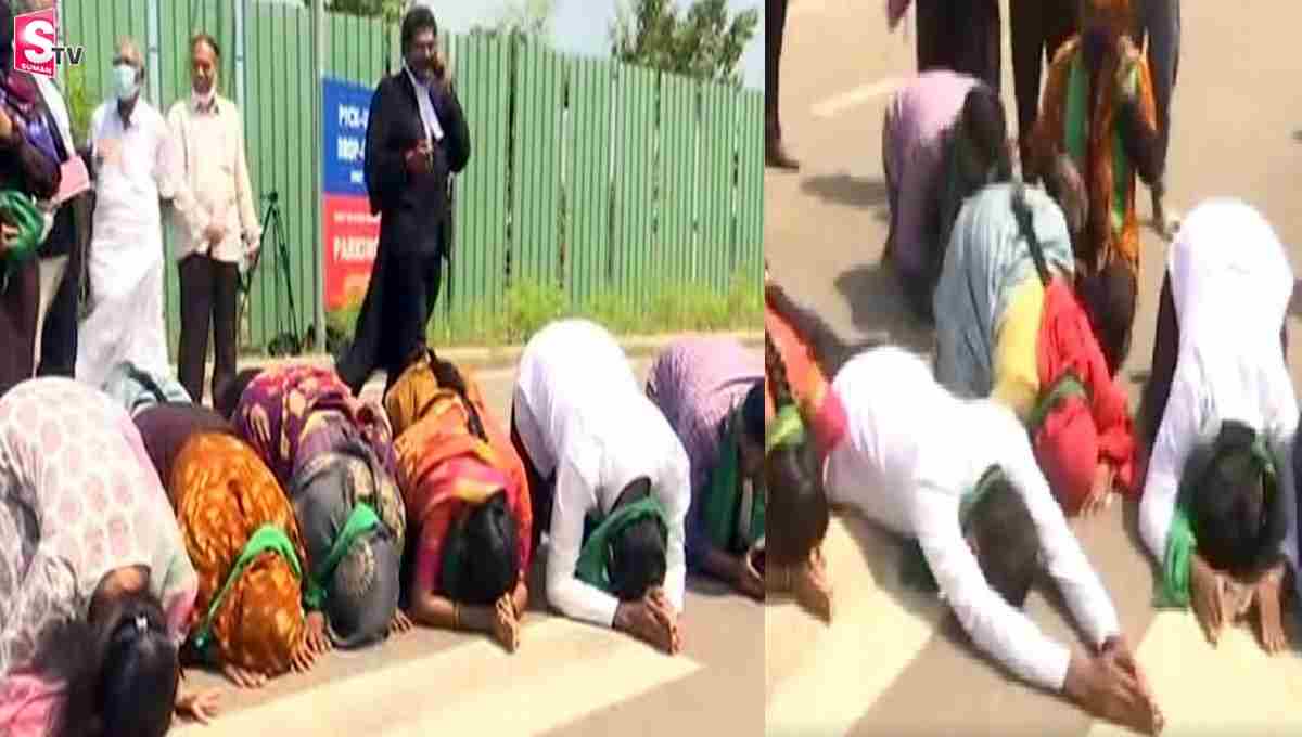 హైకోర్టు ముందు రైతుల సాష్టాంగ నమస్కారం.. ఎందుకంటే!