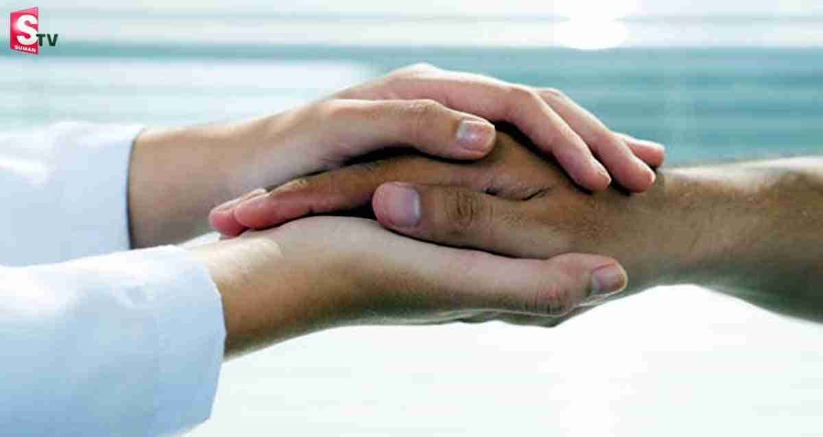 మానవత్వం చాటుకున్న బ్యాంకు ఉద్యోగులు!