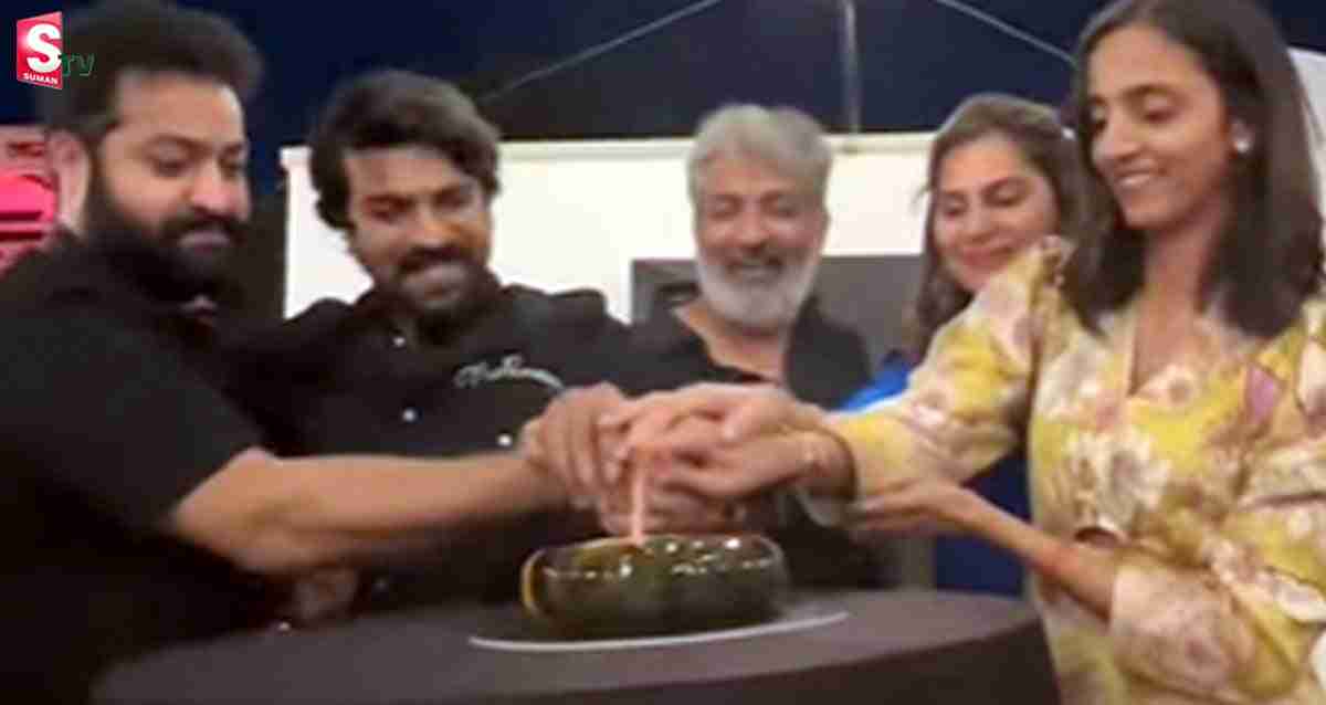 రామ్ చరణ్ పుట్టినరోజు..  రాజమౌళి, ఎన్టీఆర్ హంగామా.. వీడియో వైరల్