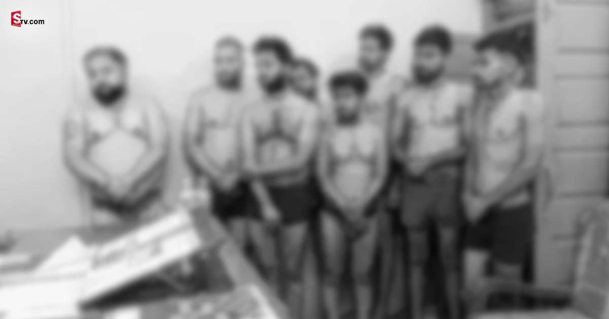 స్టేషన్‌లో జర్నలిస్టు బట్టలు విప్పించిన పోలీసులు