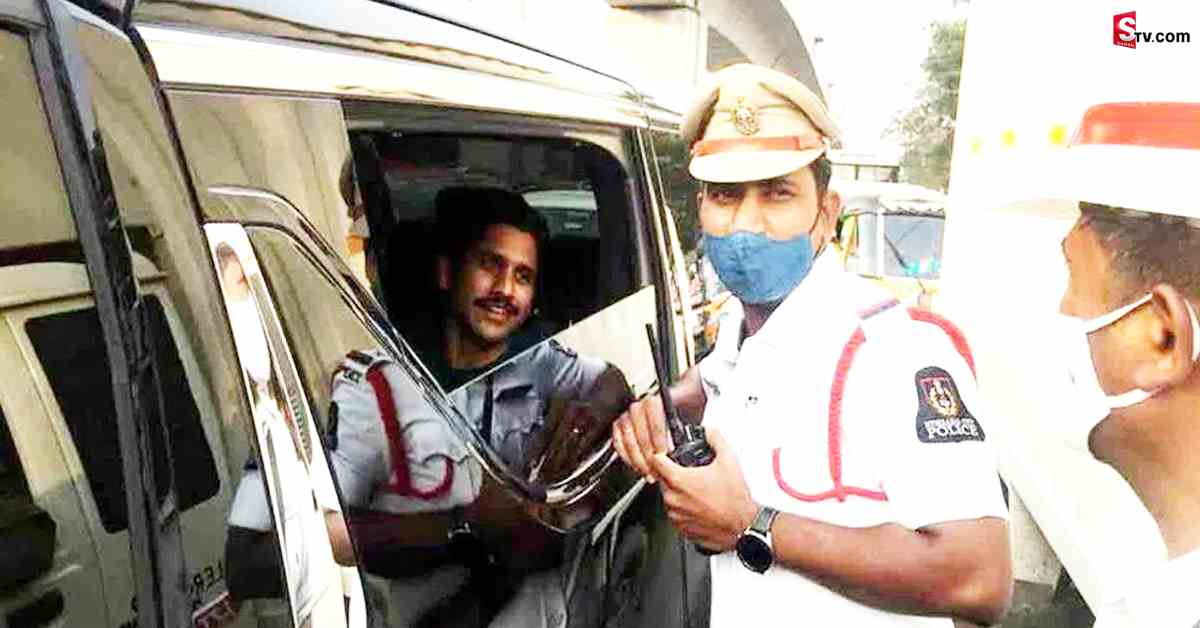 నాగచైతన్యకి షాకిచ్చిన పోలీసులు.. కారు ఆపి మరి ఫైన్‌!